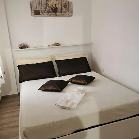 In Viale Della Repubblica Apartment *